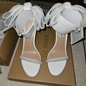 Steve Madden Benni White Bow Heels - Size 8M